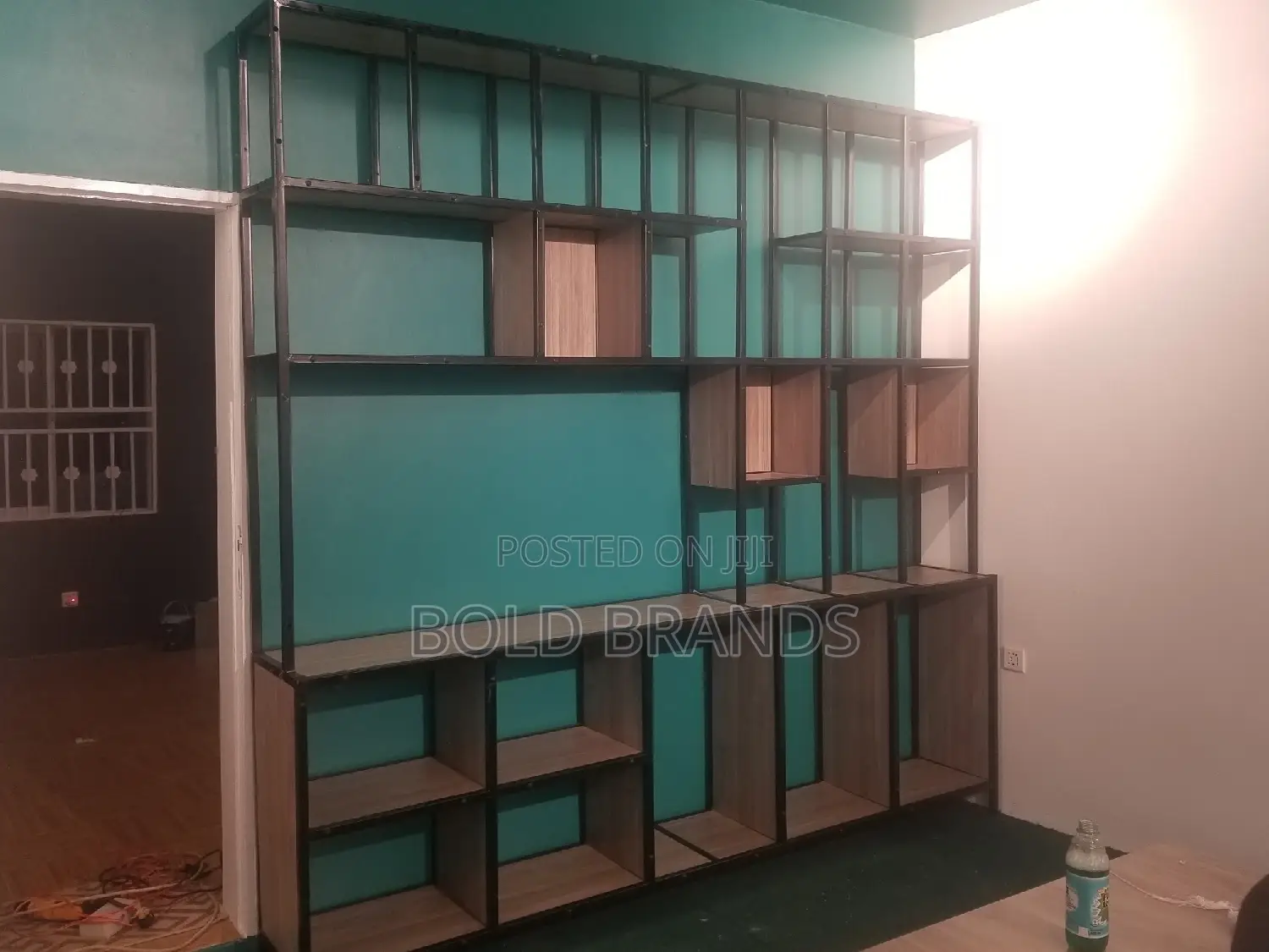 Shelves/ Shelving Units