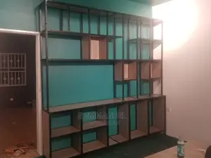 Shelves/ Shelving Units
