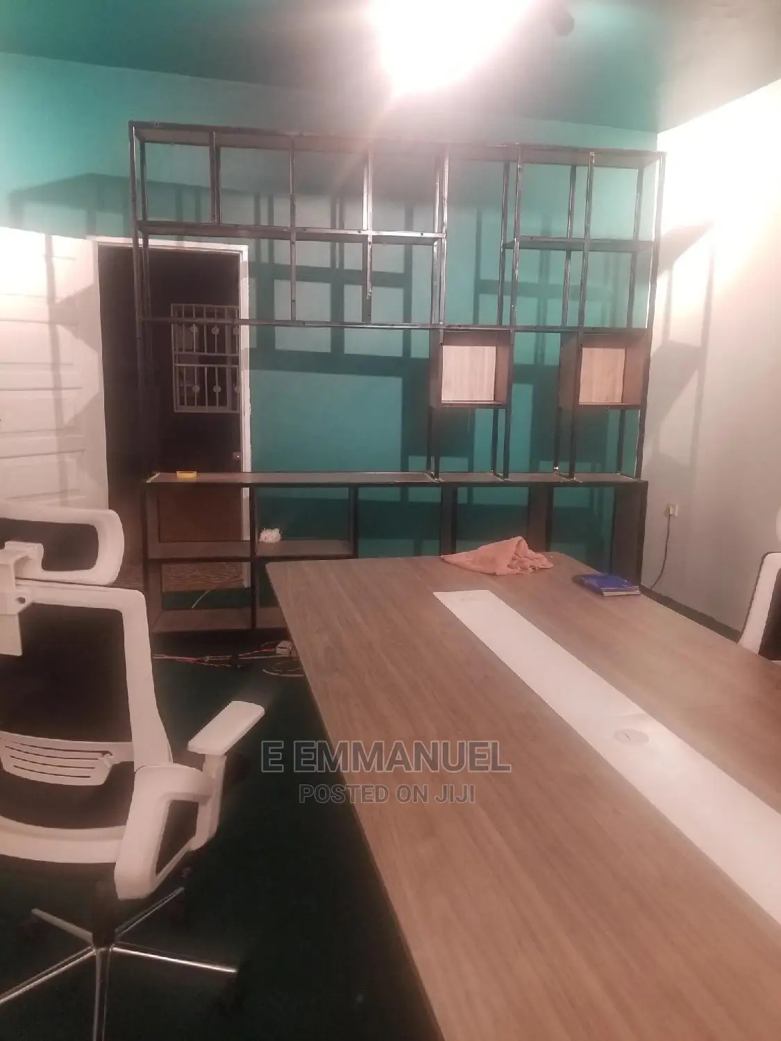 Shelves/ Shelving Units