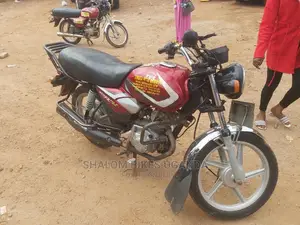 Bajaj Avenger 220 2019 Red