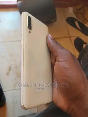 Samsung Galaxy A30 64 GB White