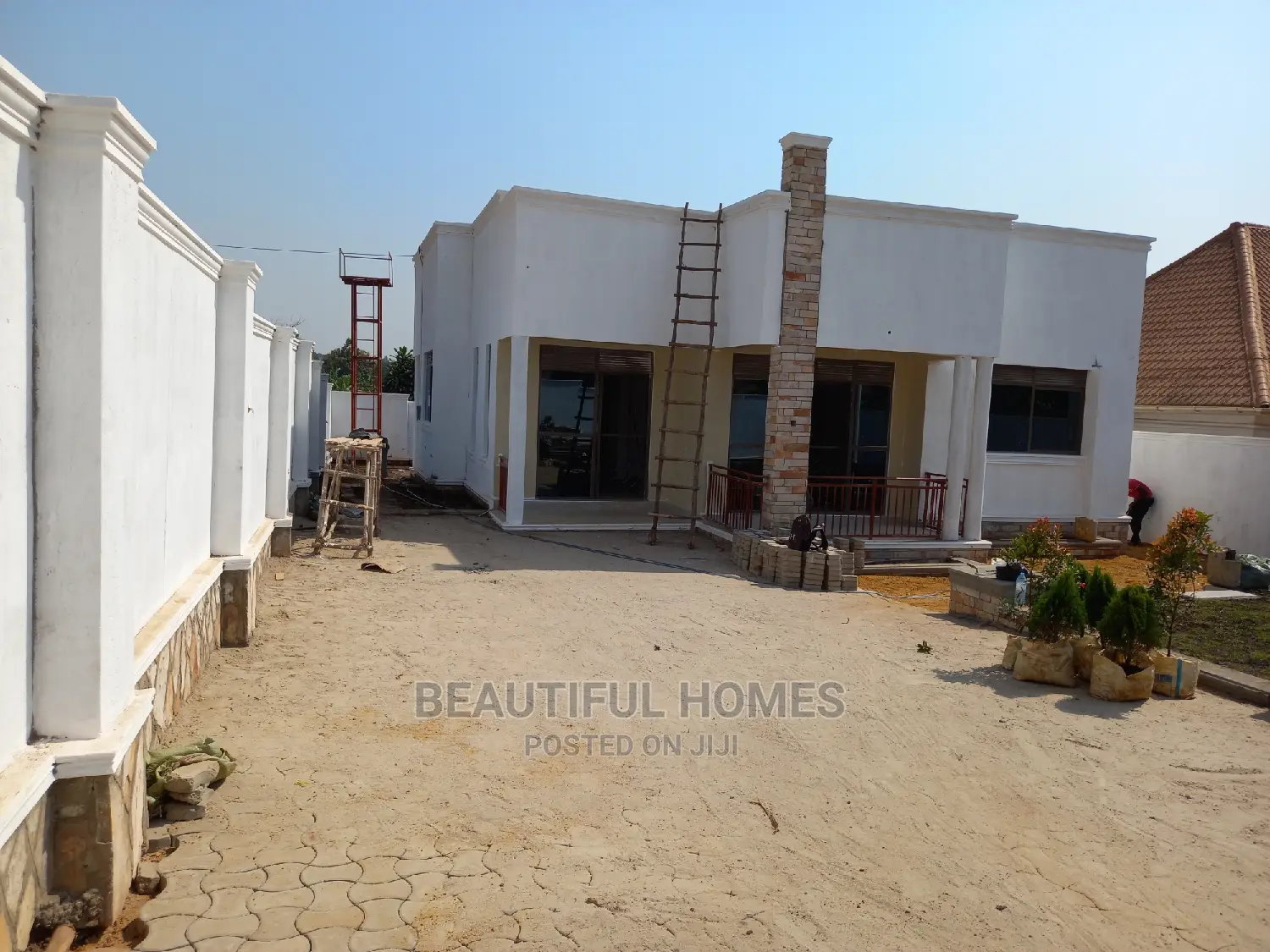 Furnished 4bdrm Bungalow in Kira for Sale
