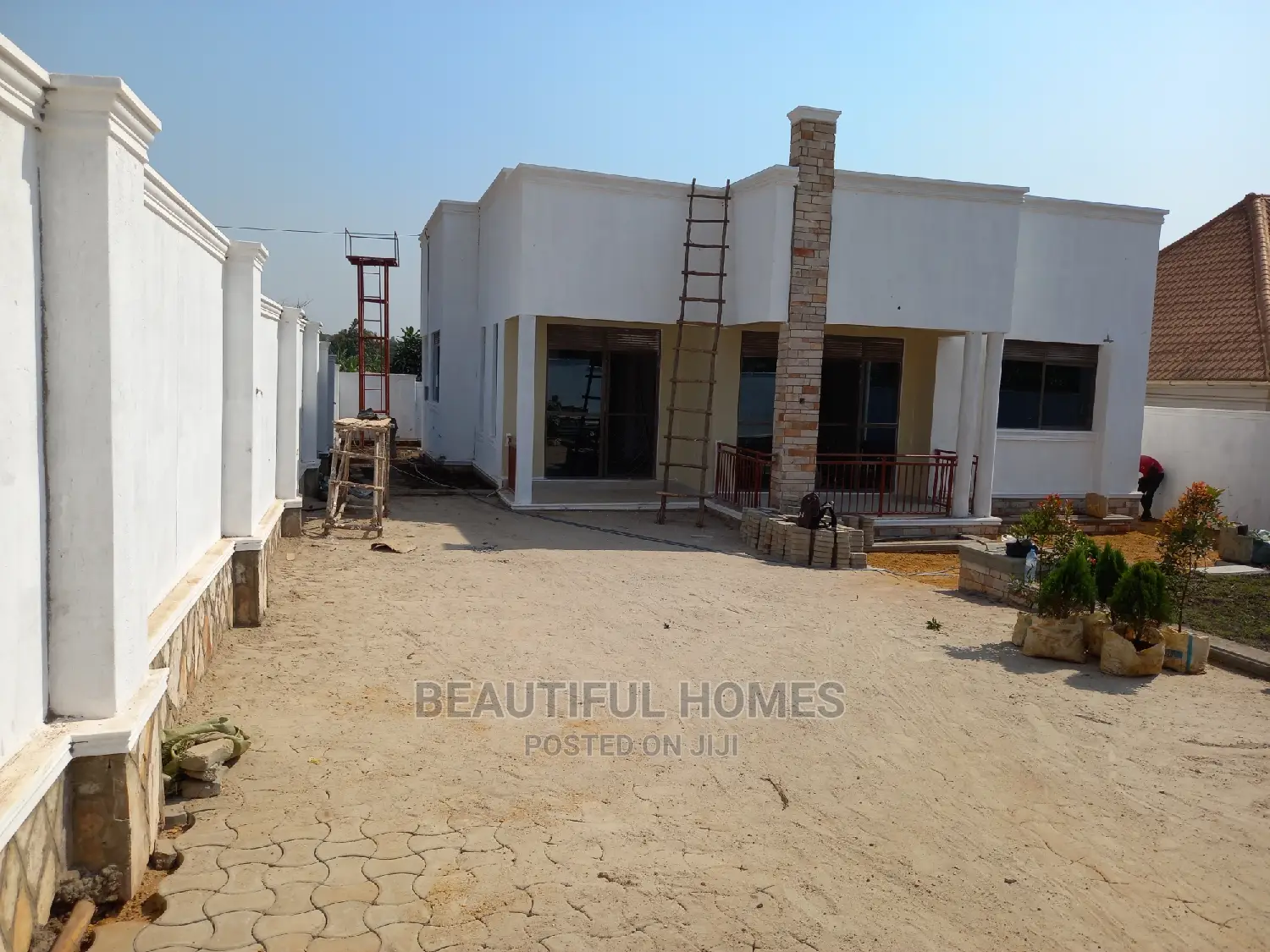 Furnished 4bdrm Bungalow in Kira for Sale