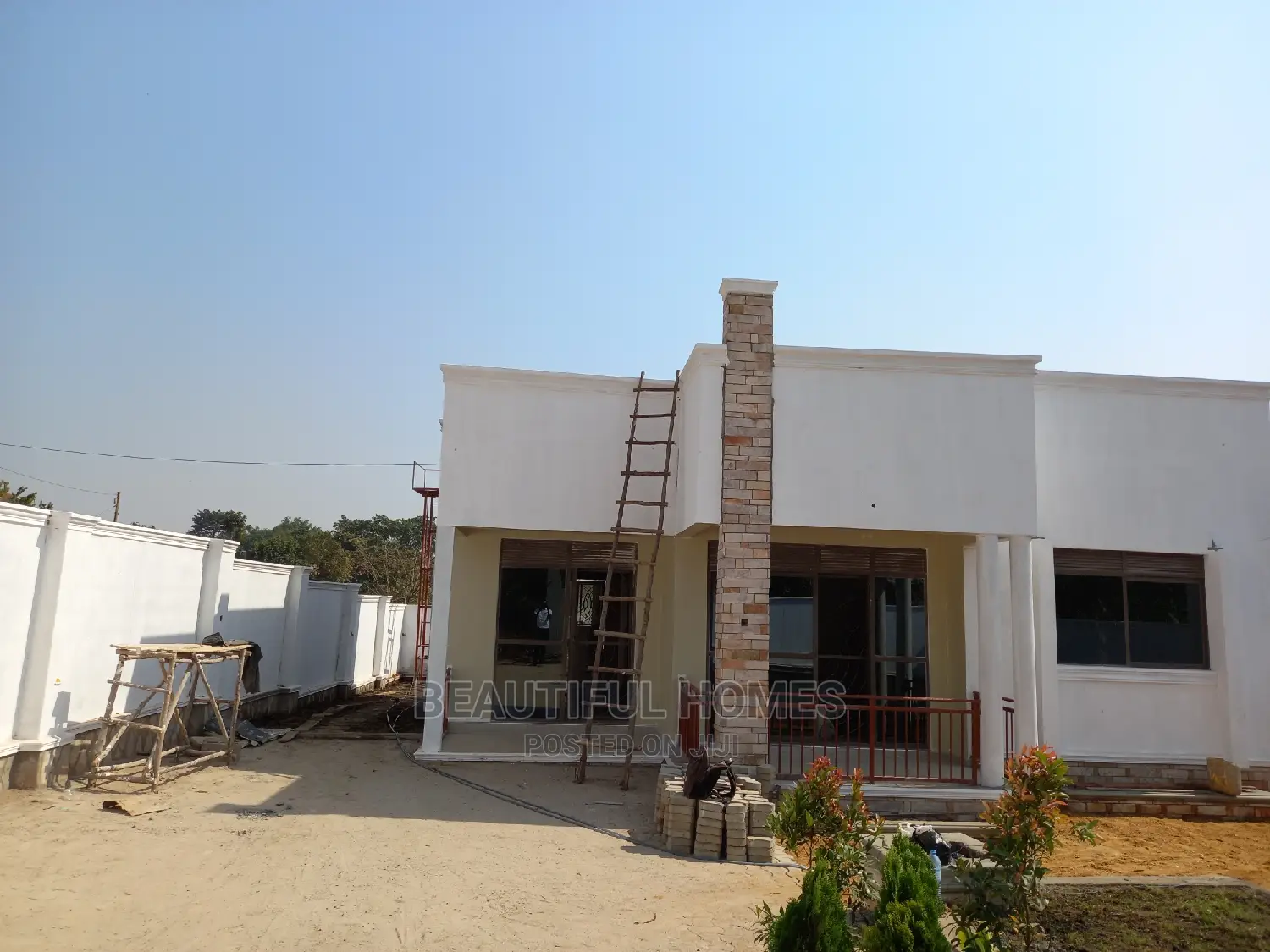 Furnished 4bdrm Bungalow in Kira for Sale