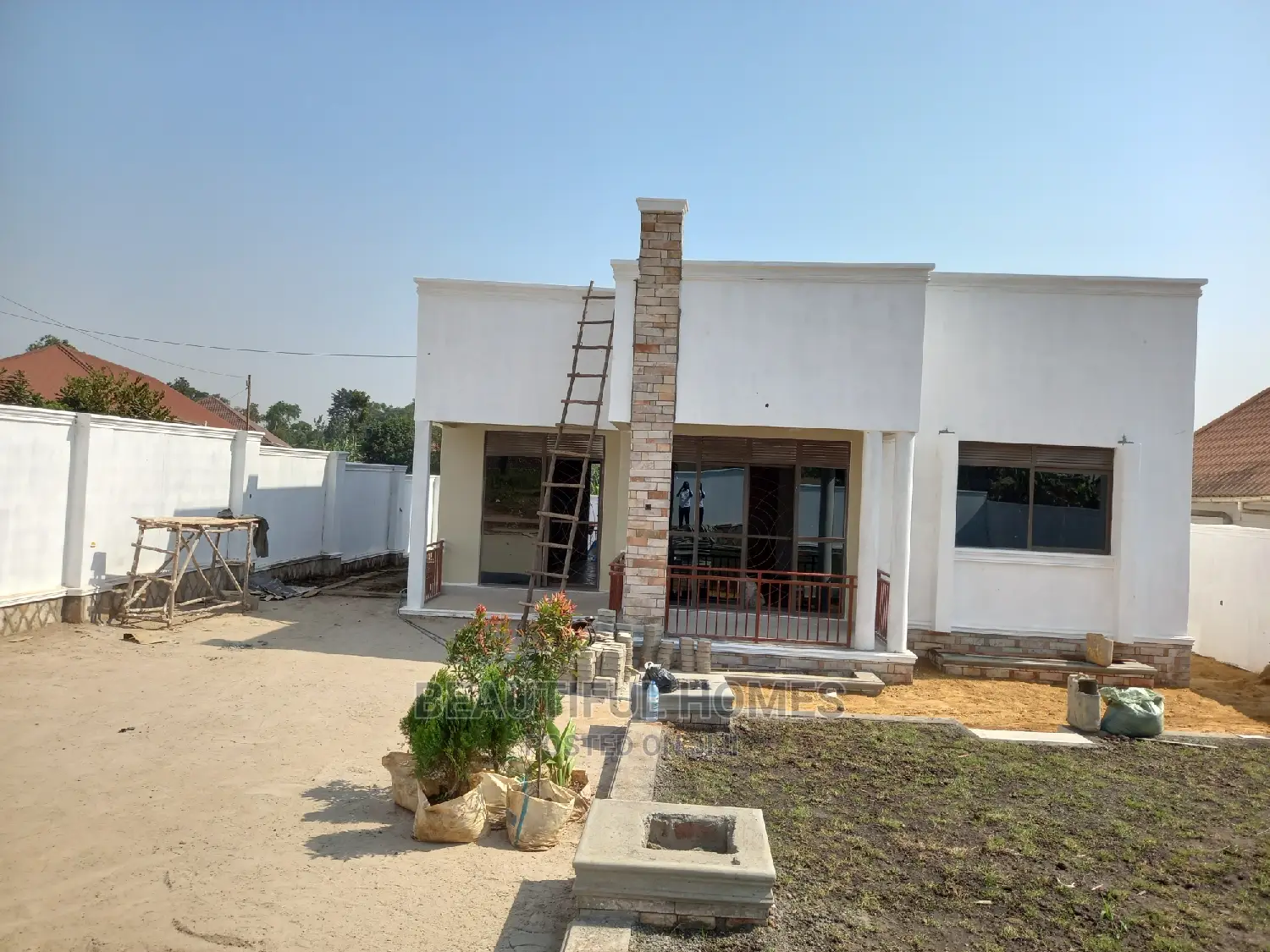 Furnished 4bdrm Bungalow in Kira for Sale