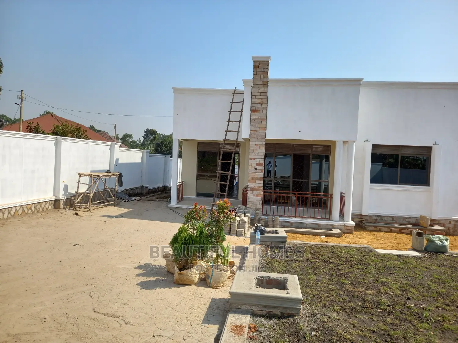 Furnished 4bdrm Bungalow in Kira for Sale
