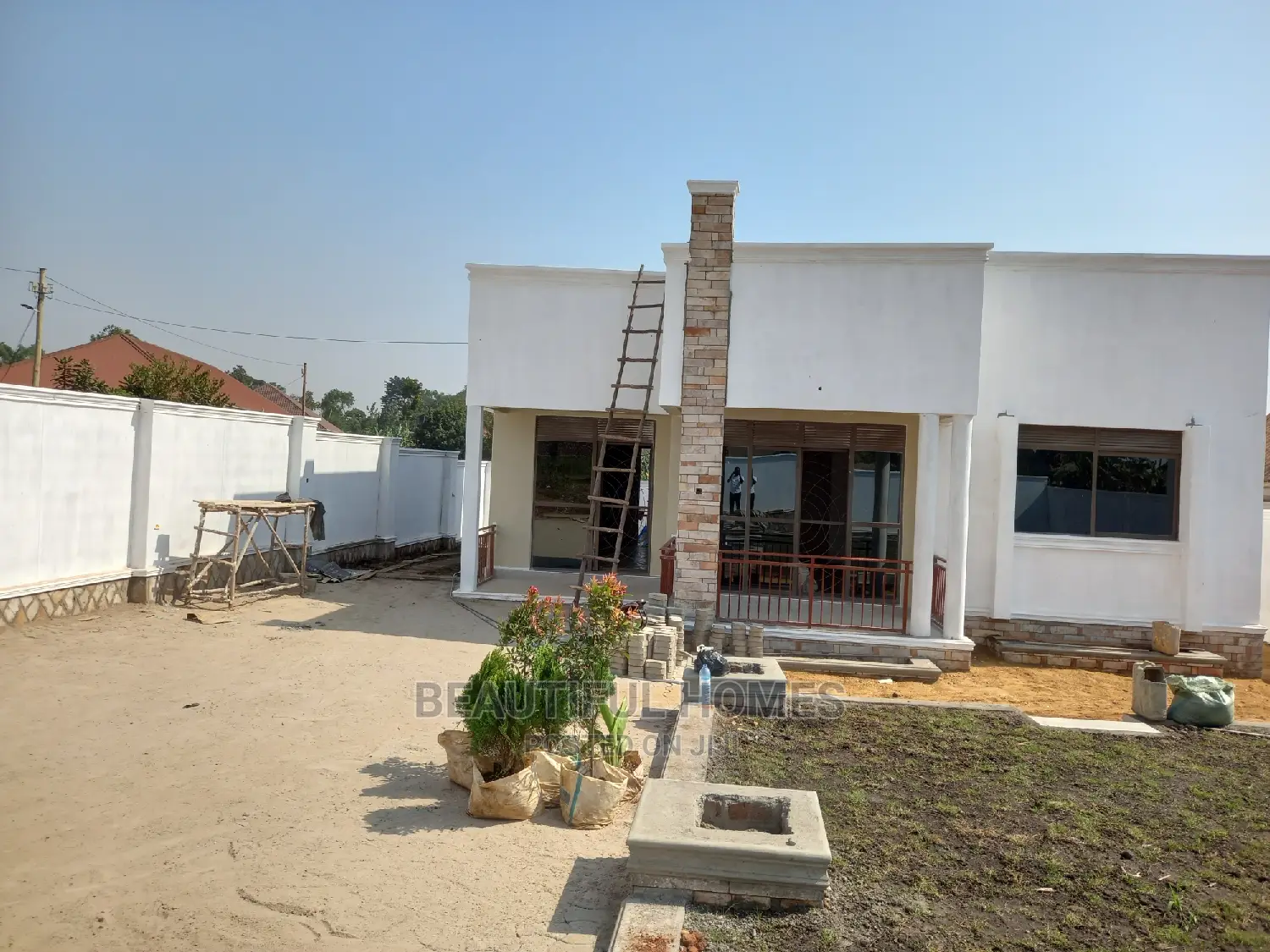Furnished 4bdrm Bungalow in Kira for Sale