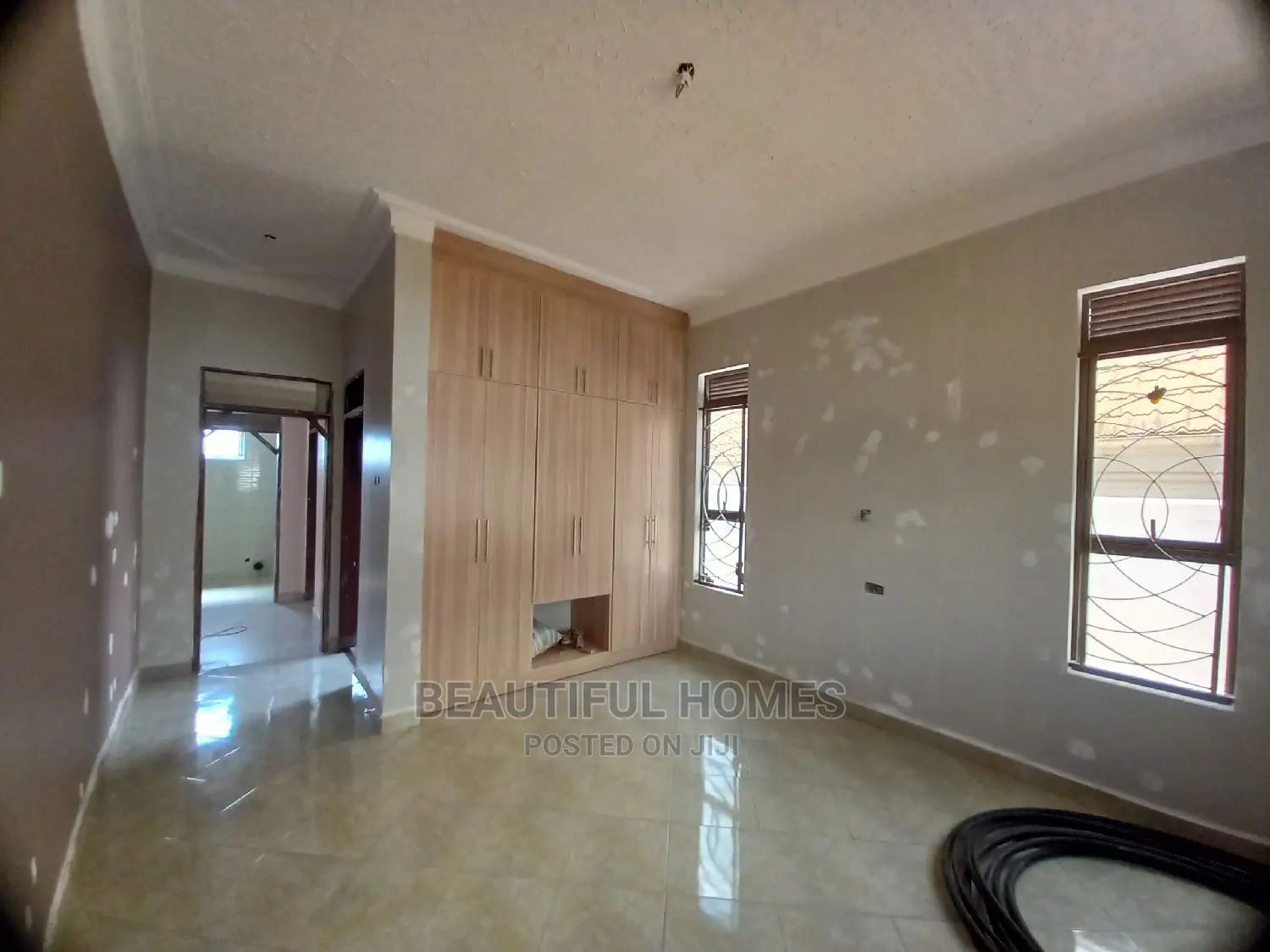 Furnished 4bdrm Bungalow in Kira for Sale