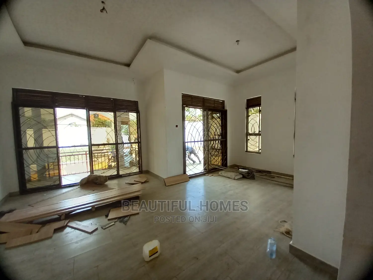 Furnished 4bdrm Bungalow in Kira for Sale