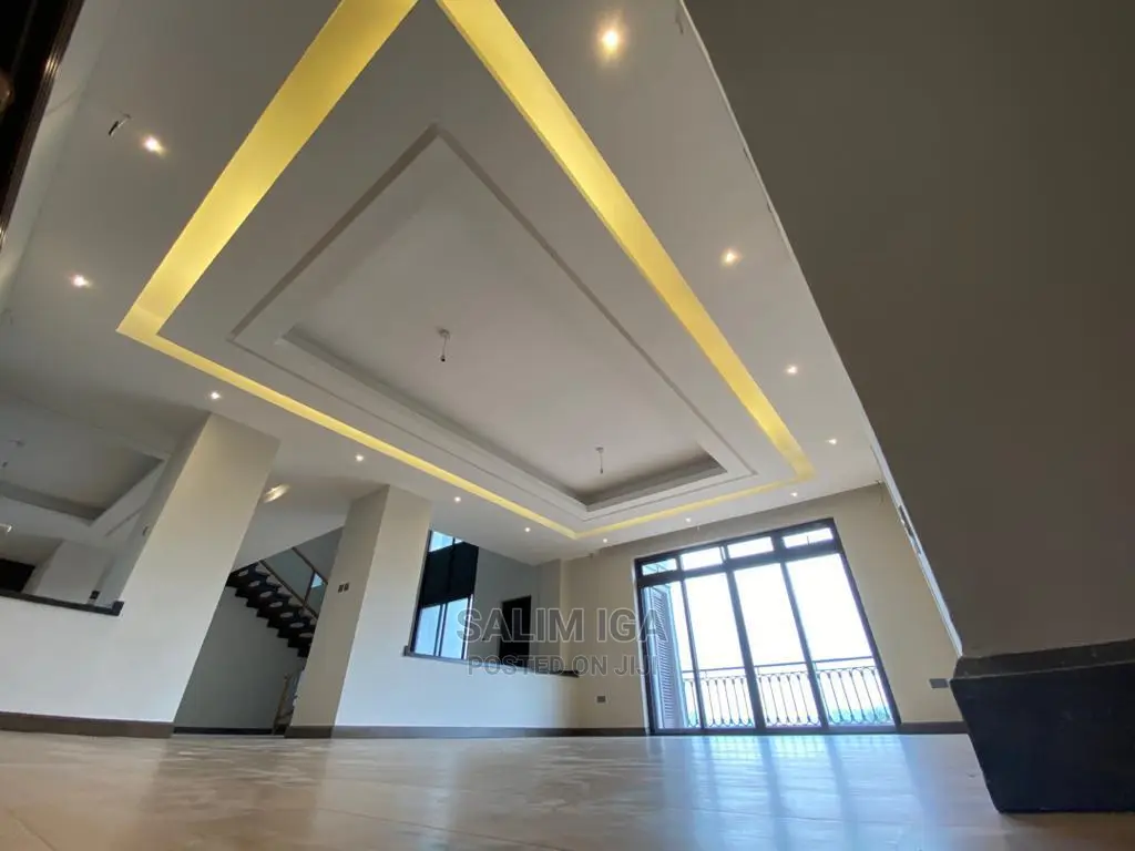 4bdrm Penthouse in Kololo Property, Central Division for Sale