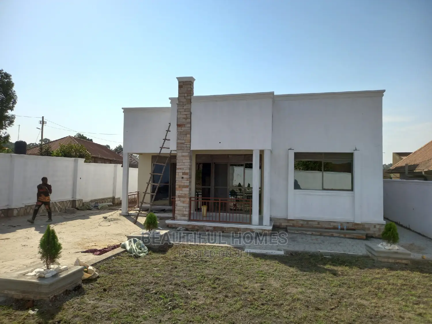 Furnished 4bdrm Bungalow in Kira for Sale
