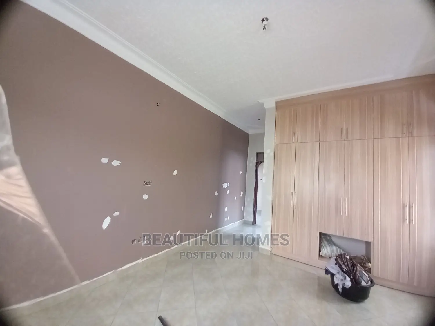 Furnished 4bdrm Bungalow in Kira for Sale