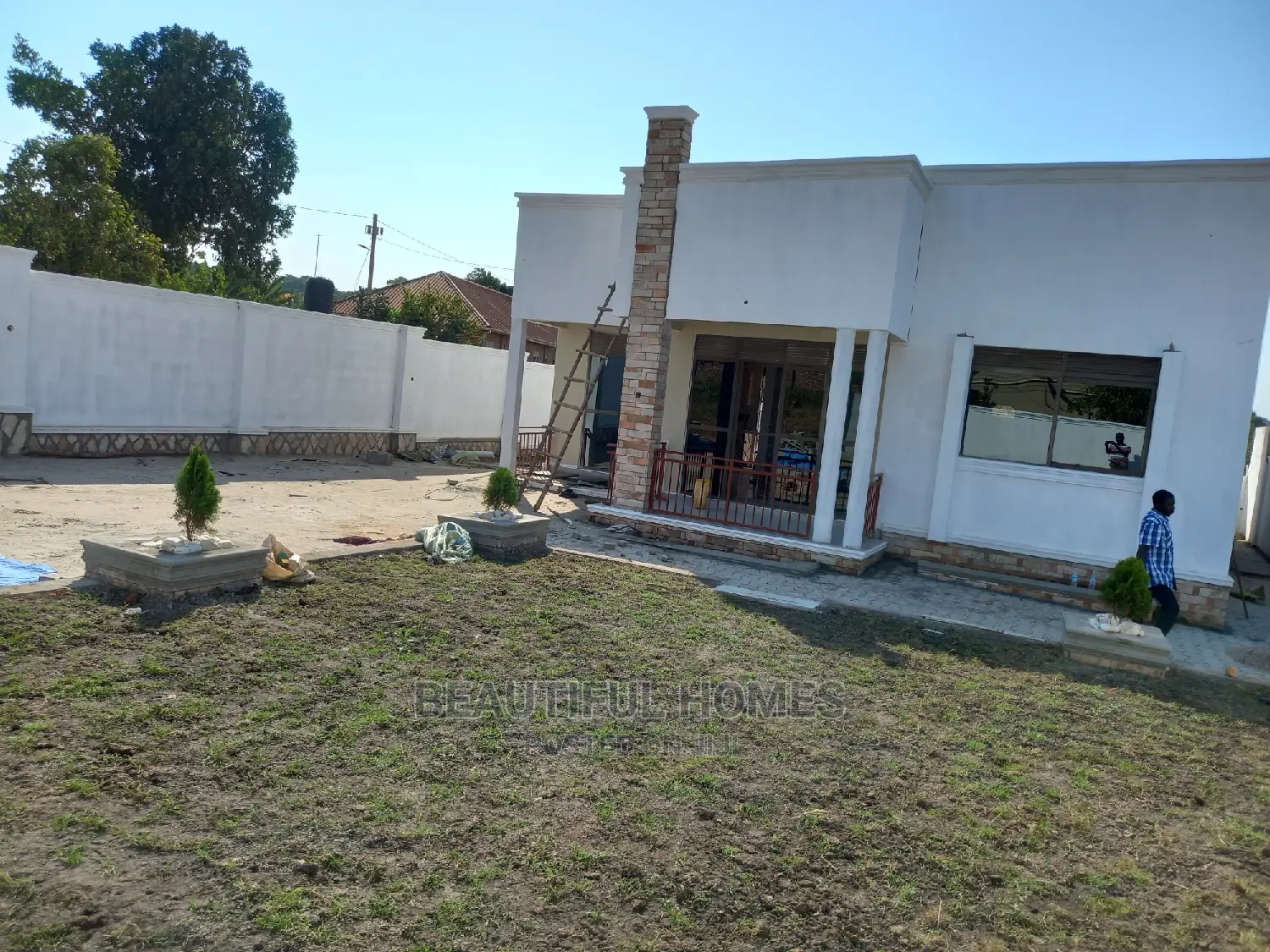 Furnished 4bdrm Bungalow in Kira for Sale