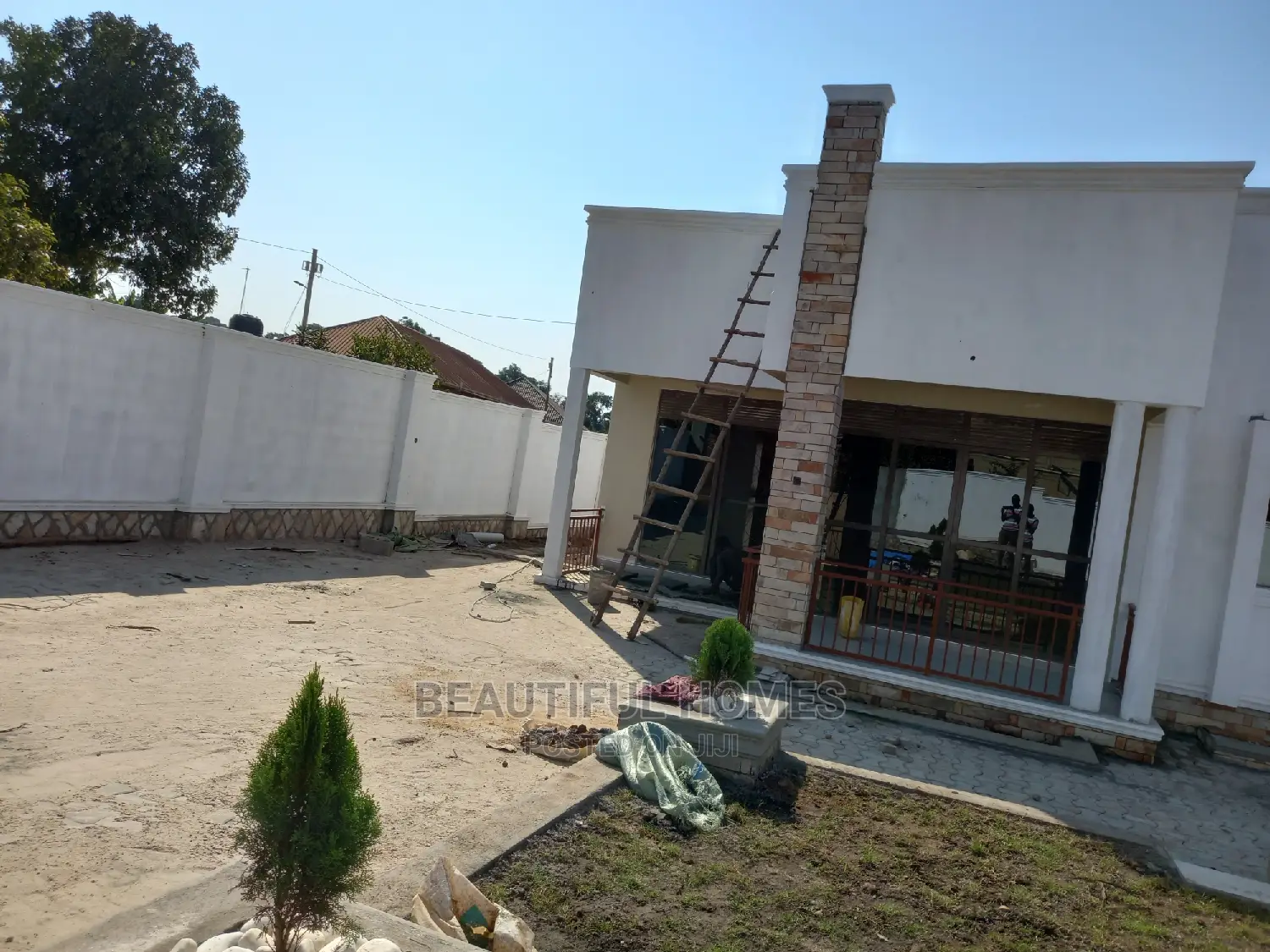 Furnished 4bdrm House in Kira for Sale
