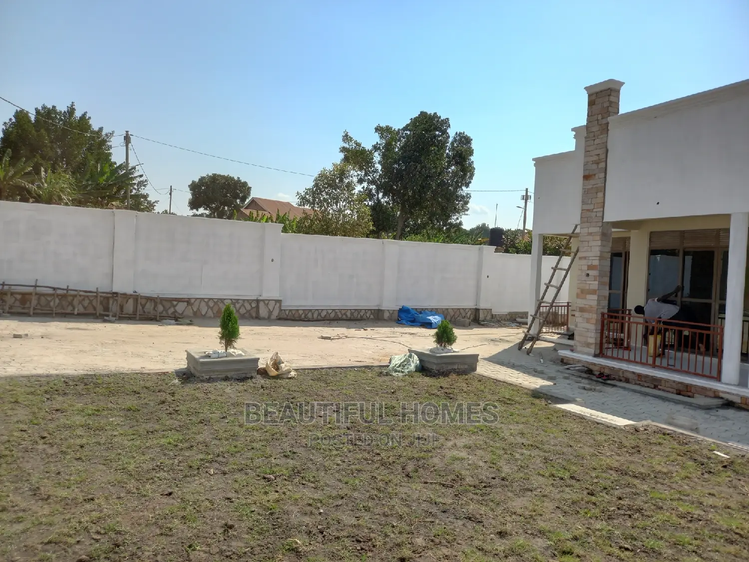 Furnished 4bdrm Bungalow in Kira for Sale