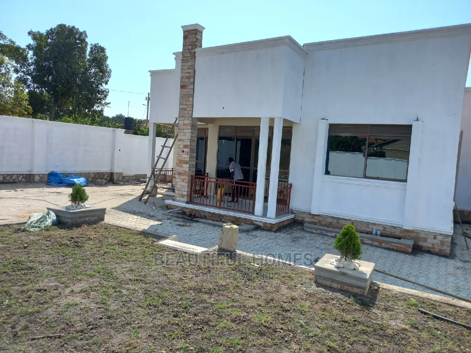 Furnished 4bdrm Bungalow in Kira for Sale