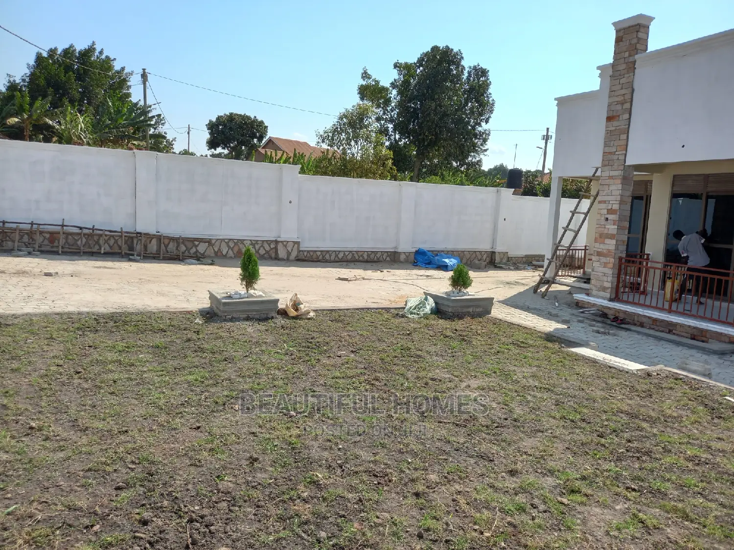 Furnished 4bdrm Bungalow in Kira for Sale