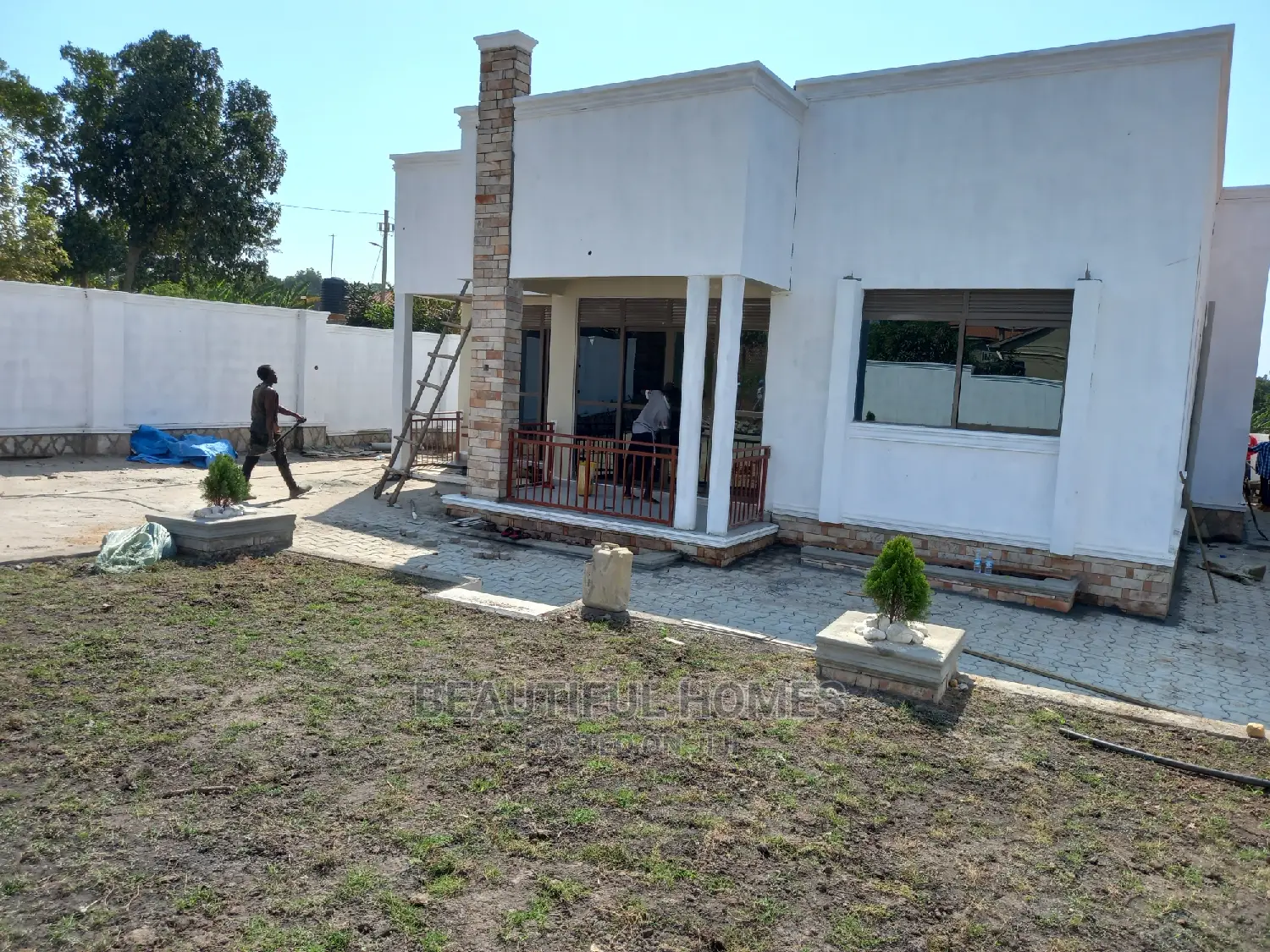 Furnished 4bdrm Bungalow in Kira for Sale