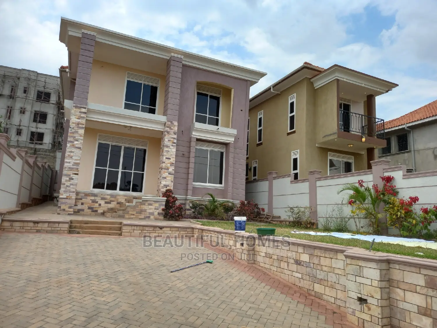 Furnished 4bdrm Duplex in Kira Tarmacked for Sale
