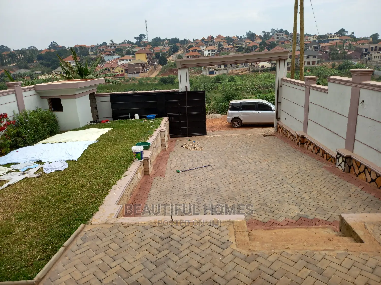 Furnished 4bdrm House in Kira Rich for Sale