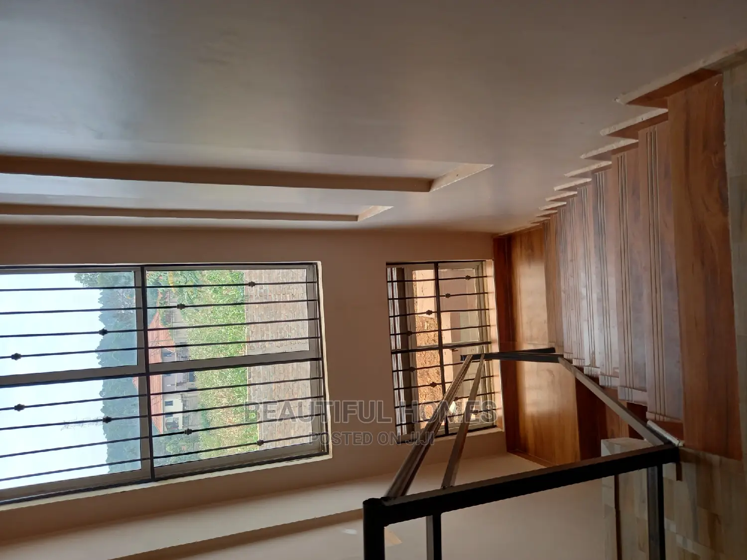 Furnished 4bdrm Mansion in Kira Wealthy for Sale