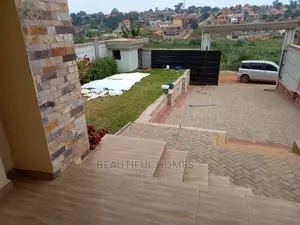 Furnished 4bdrm Mansion in Kira Wealthy for Sale