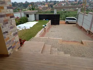 Furnished 4bdrm Mansion in Kira Wealthy for Sale