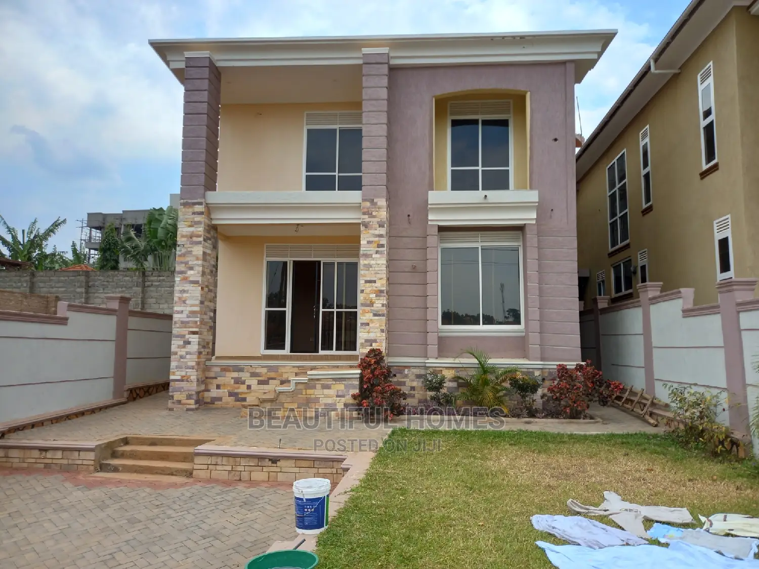 Furnished 4bdrm Duplex in Kira 1 for Sale