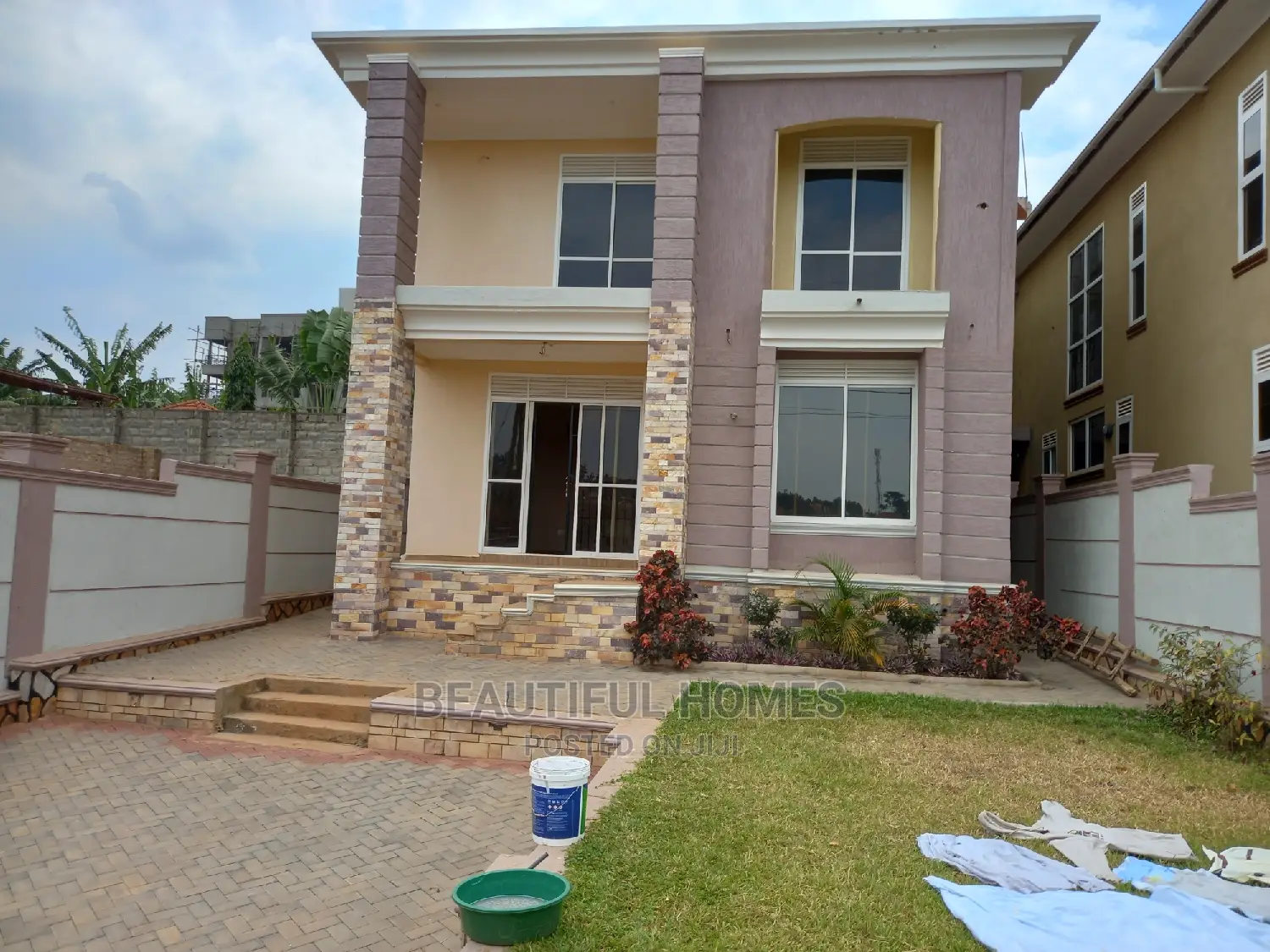 Furnished 4bdrm Duplex in Kira 1 for Sale