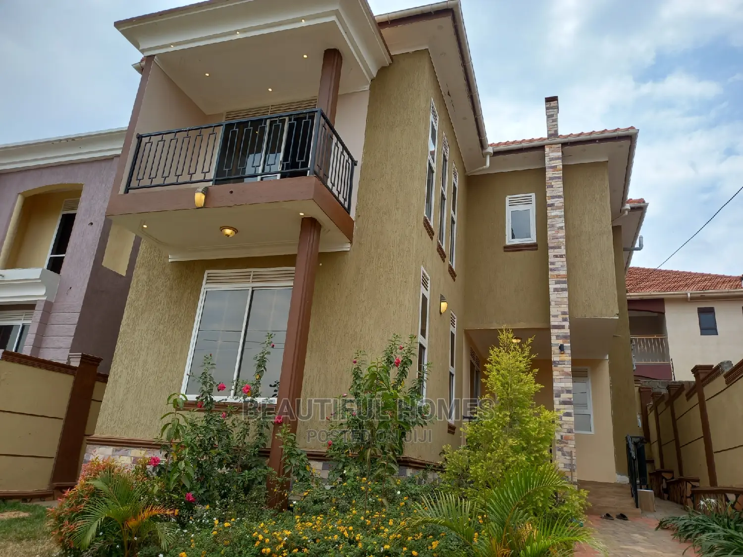 Furnished 4bdrm Mansion in Kira Weathy Area for Sale
