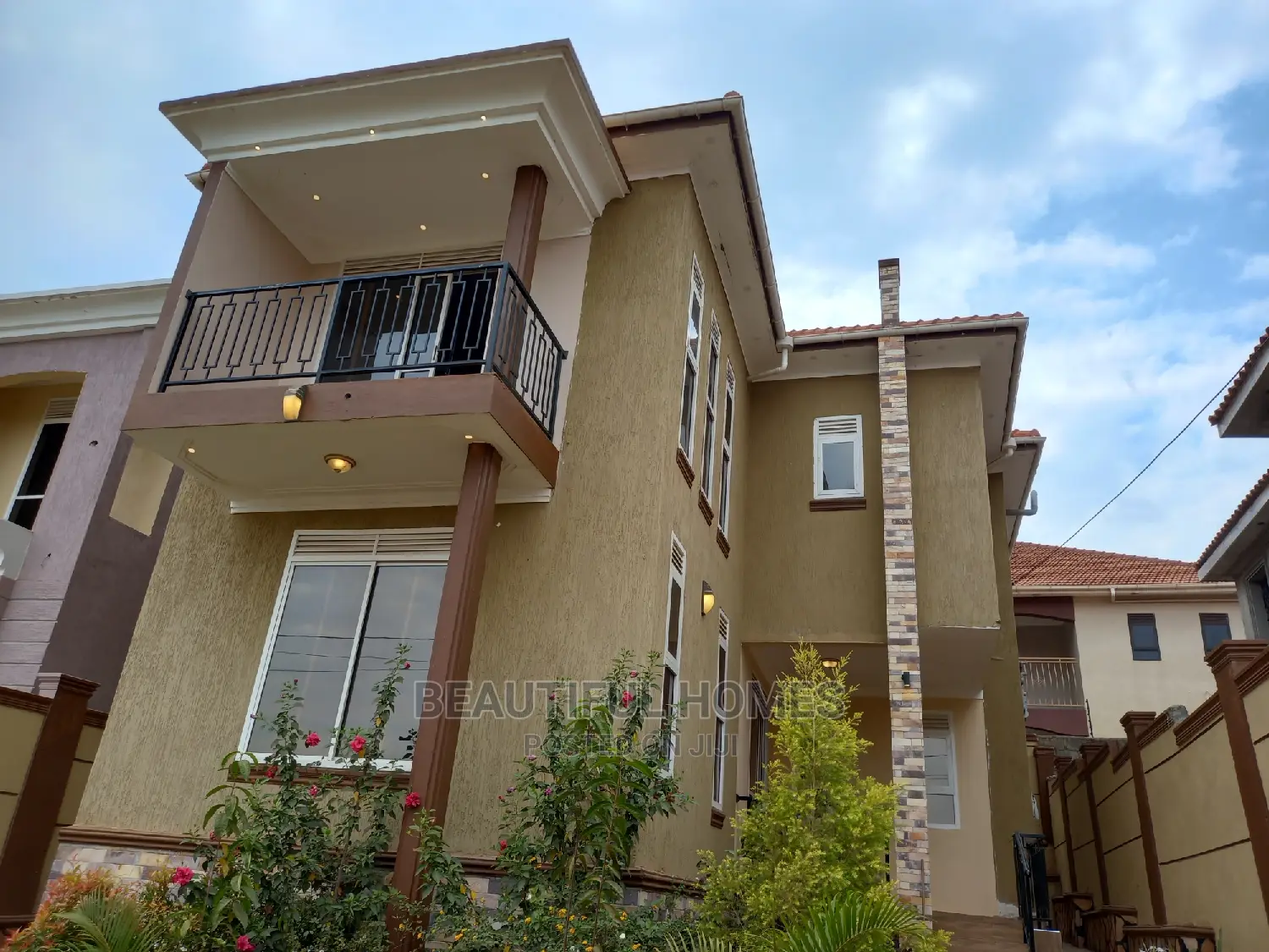 Furnished 4bdrm Mansion in Kira Modern for Sale