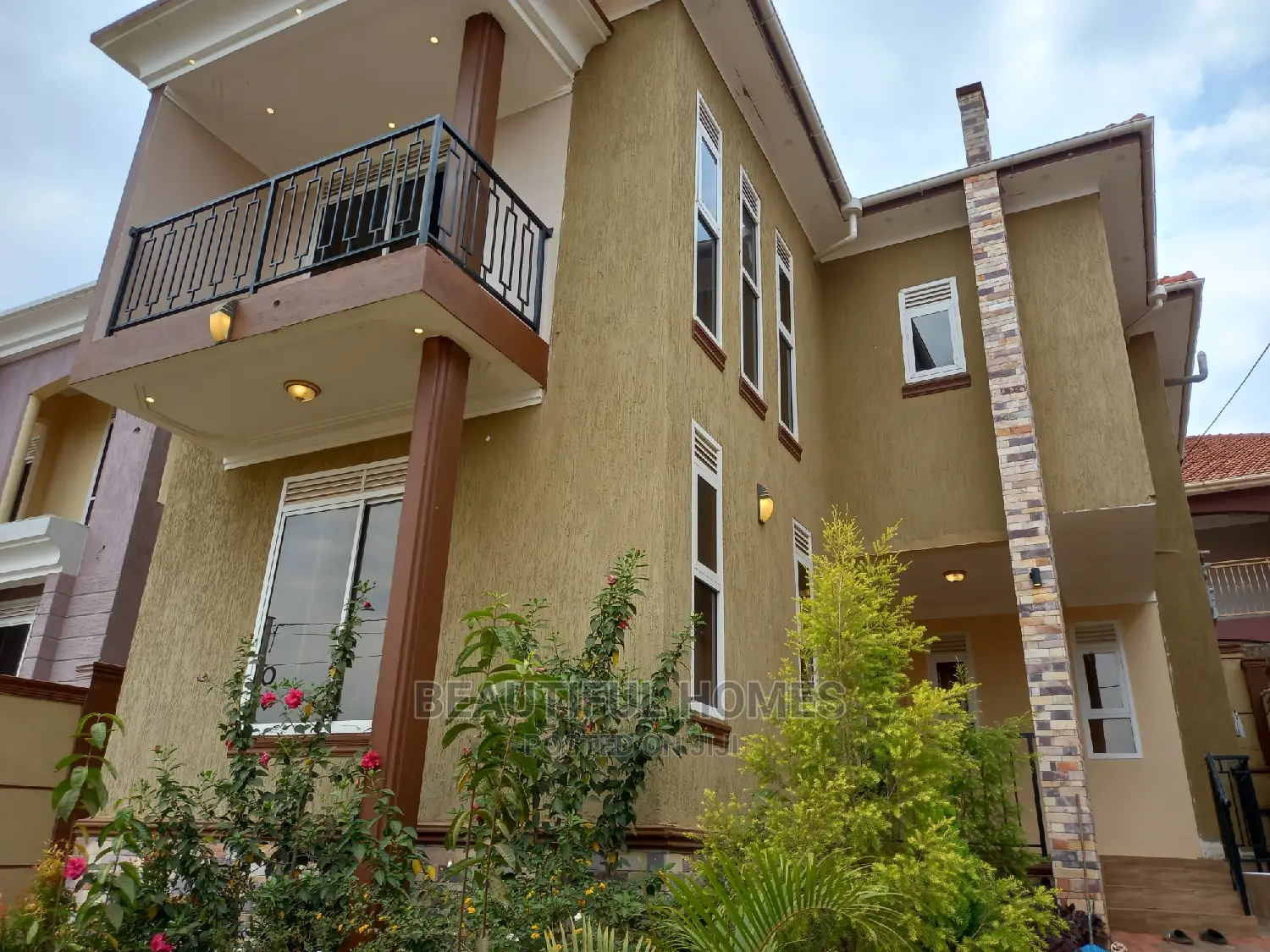 Furnished 4bdrm Mansion in Kira Modern for Sale