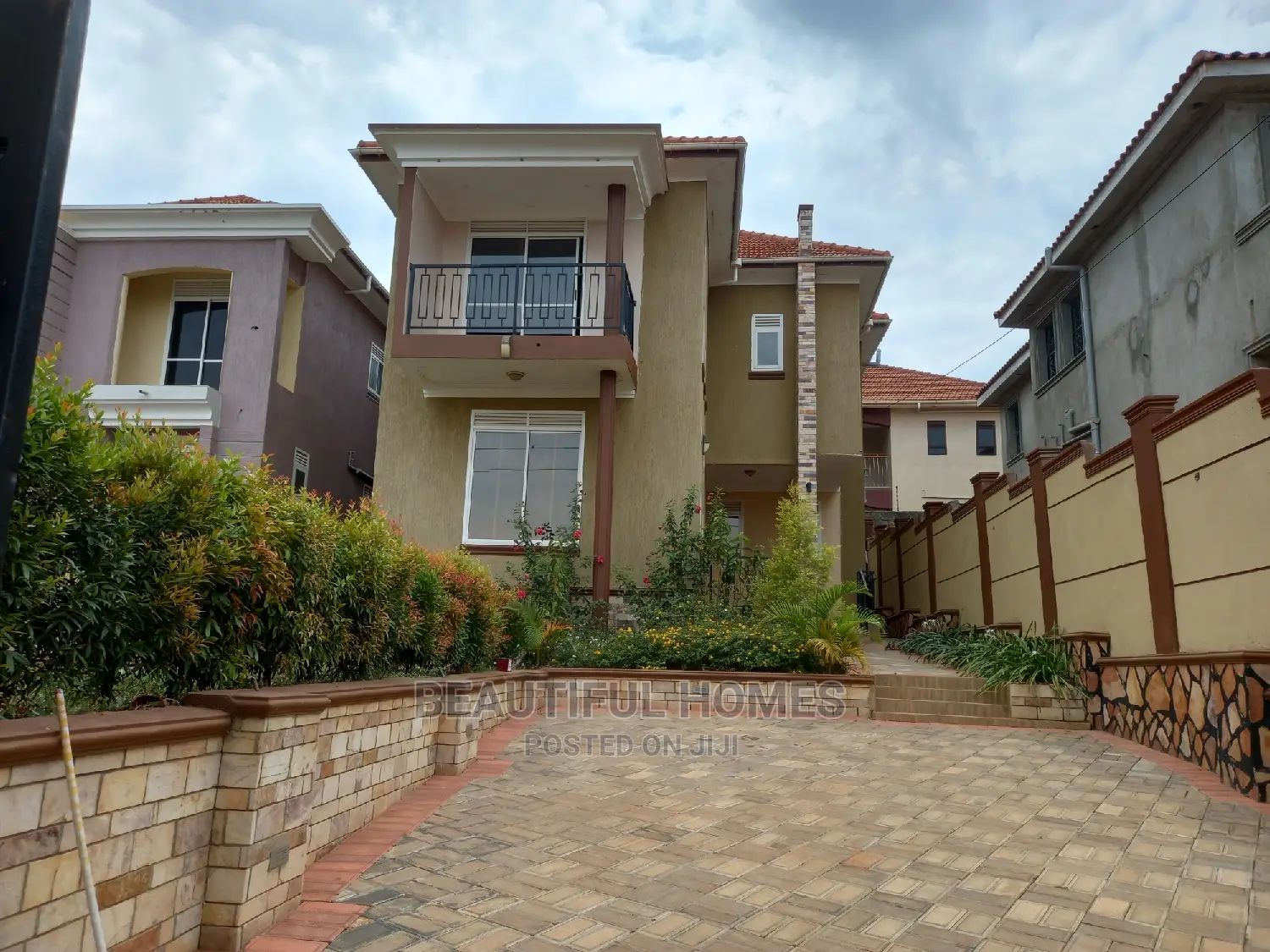 Furnished 4bdrm Duplex in Kira All Tarmack for Sale