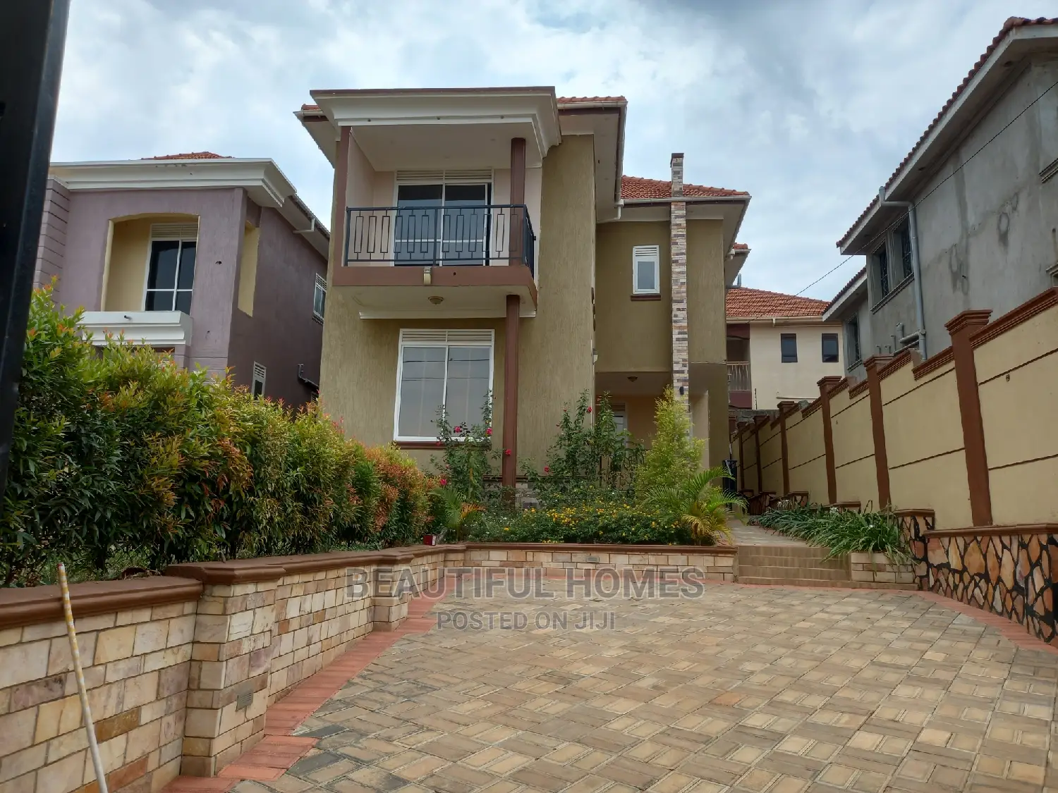 Furnished 4bdrm Duplex in Kira All Tarmack for Sale