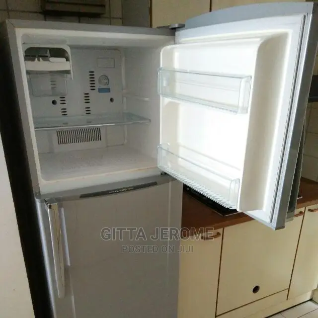 Professional Fridge Repair and Refrigerant Gas Filling