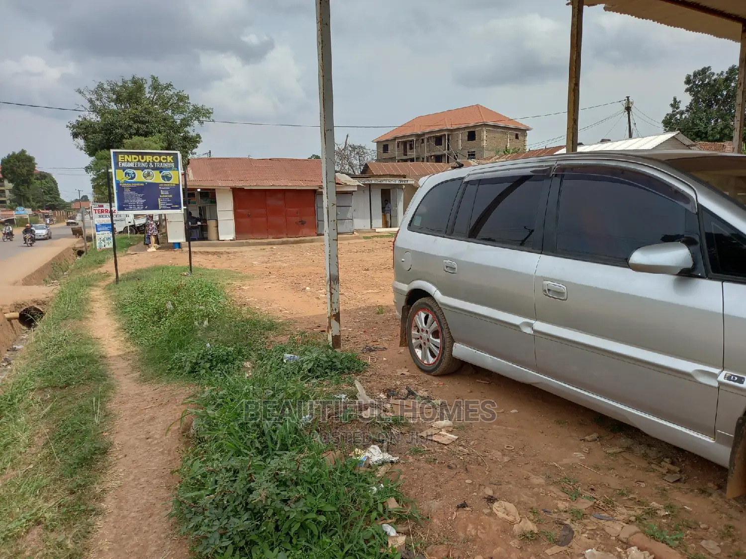 Kyaliwajjara Commercial in Bussy Area on Sell