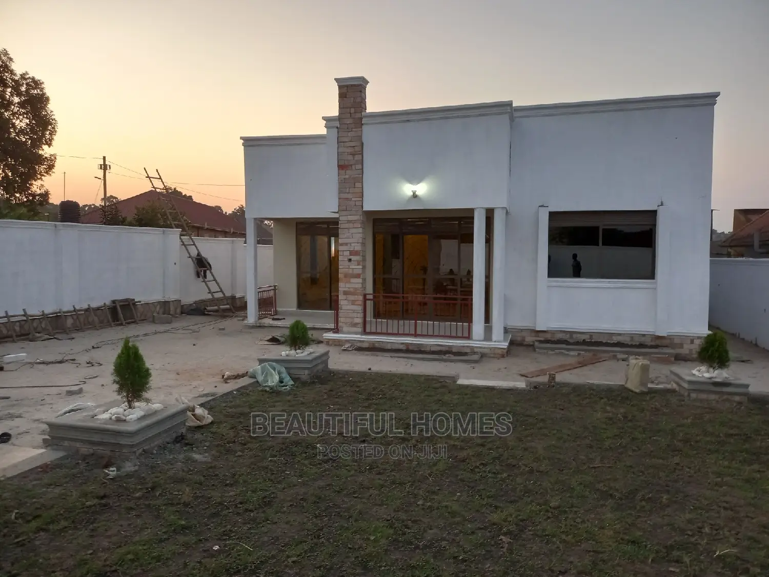 Furnished 4bdrm House in Kira for Sale