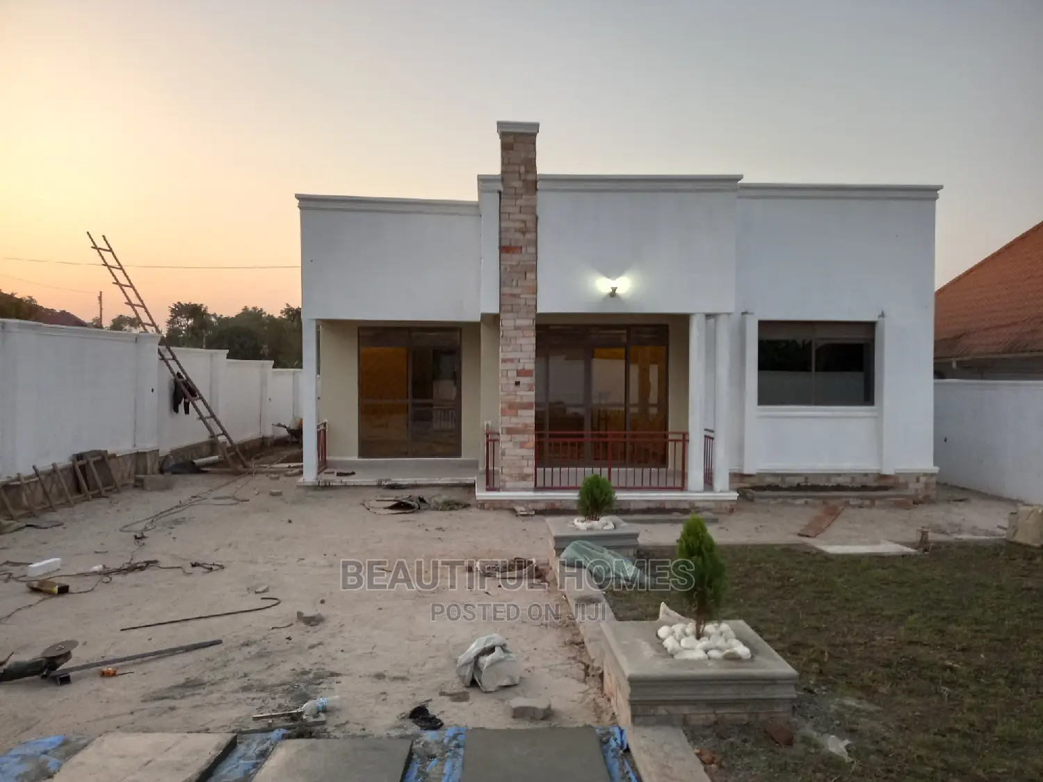 Furnished 4bdrm Bungalow in Kira for Sale