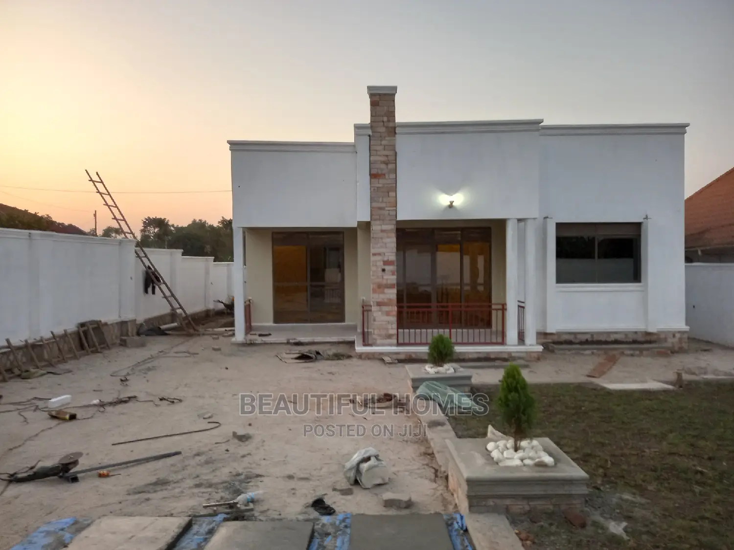 Furnished 4bdrm Bungalow in Kira for Sale