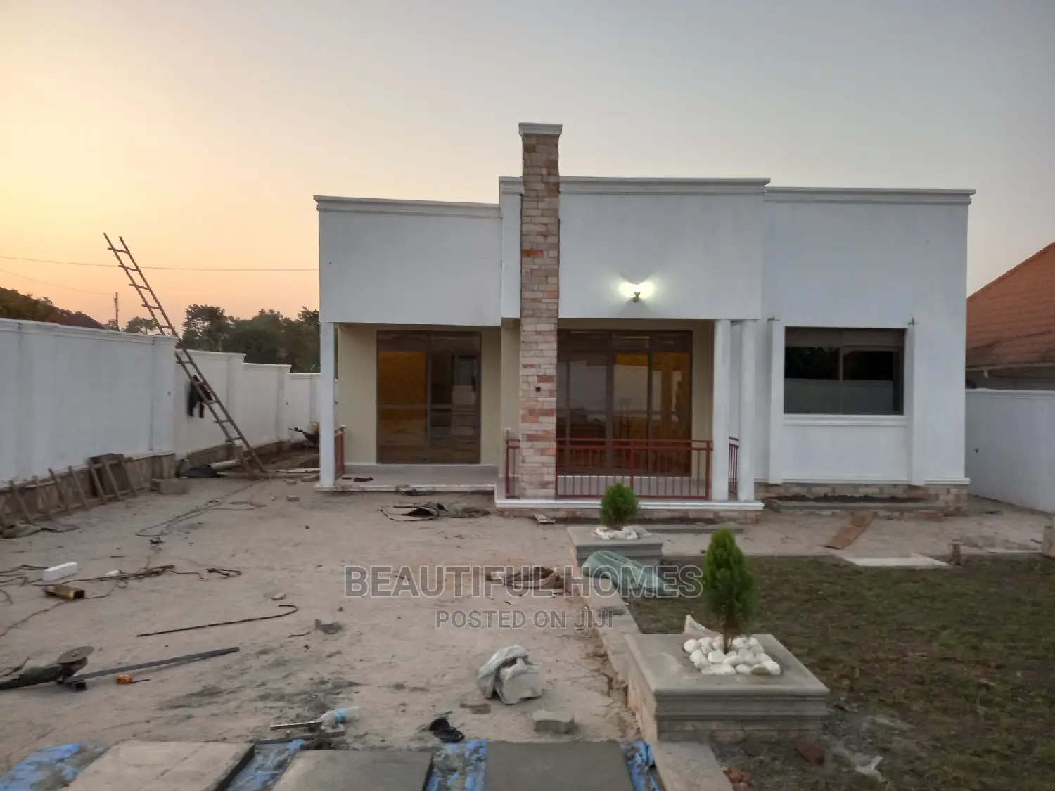 Furnished 4bdrm Bungalow in Kira for Sale