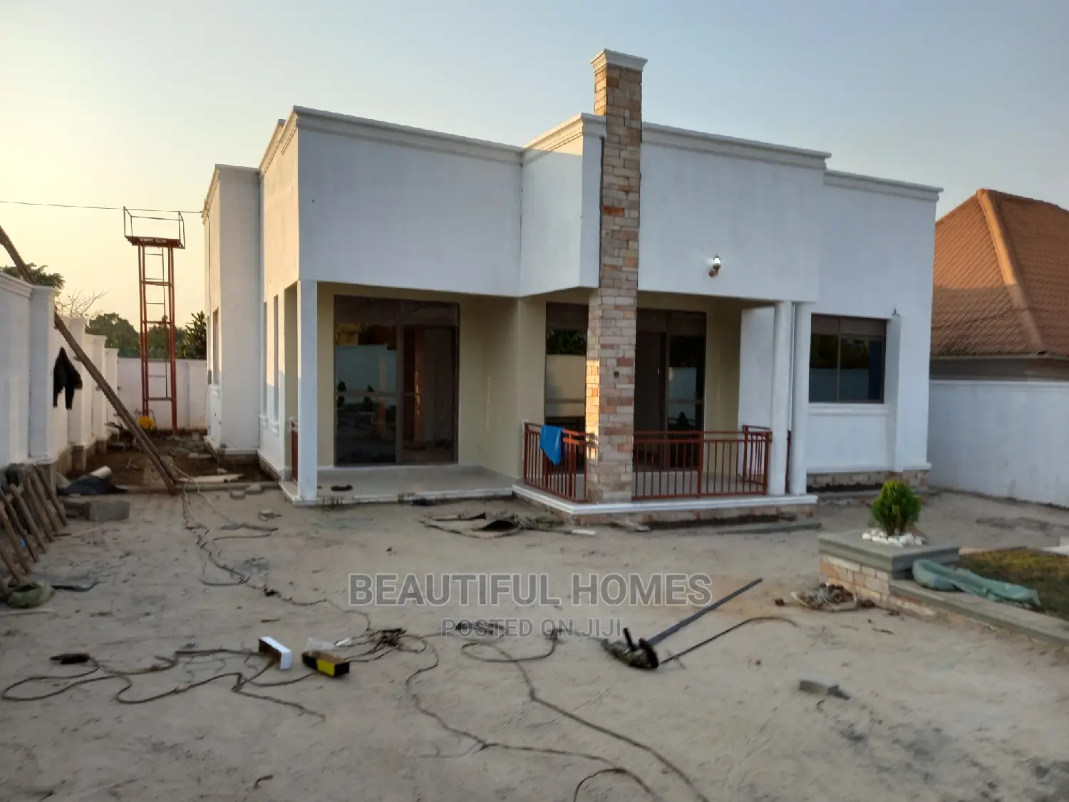 Furnished 4bdrm House in Kira for Sale
