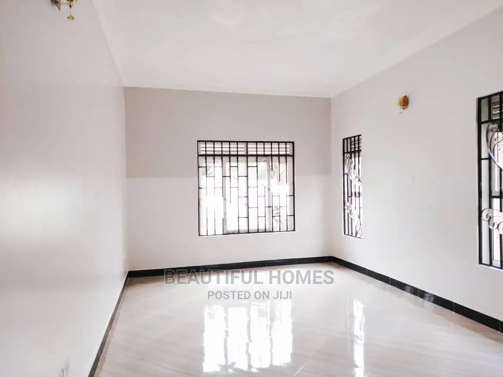 Furnished 4bdrm House in Kira for Sale