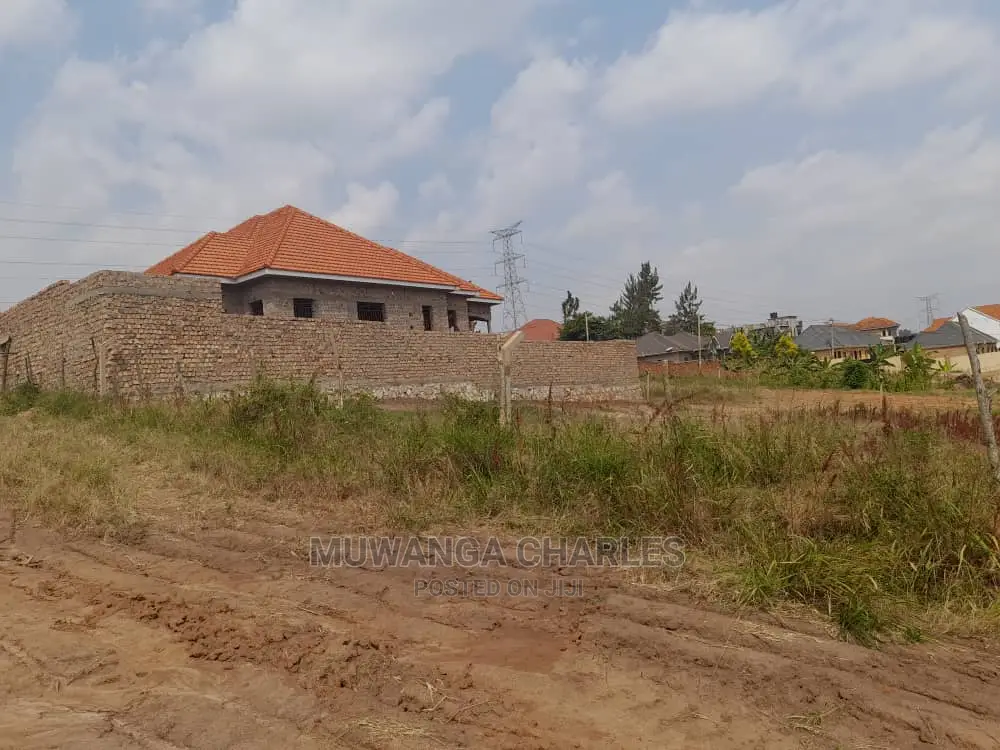 100by50ft for Sale at Kyanja Kungu
