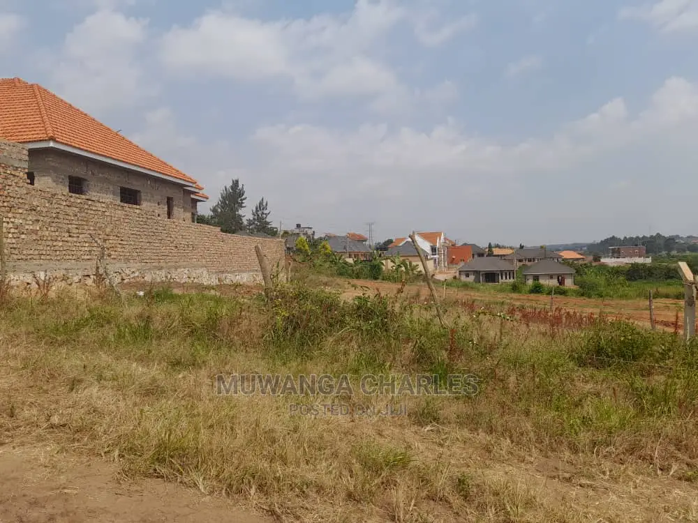 100by50ft for Sale at Kyanja Kungu