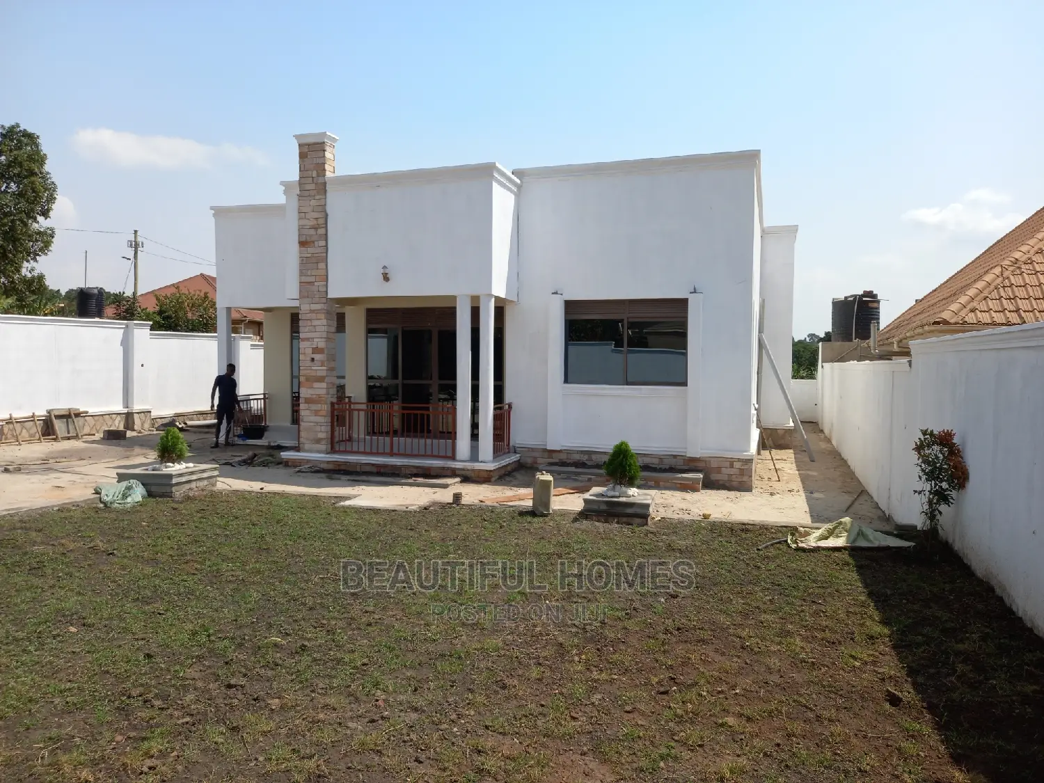 Furnished 4bdrm House in Kira for Sale