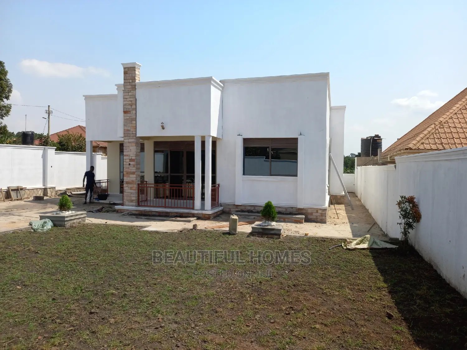 Furnished 4bdrm House in Kira for Sale