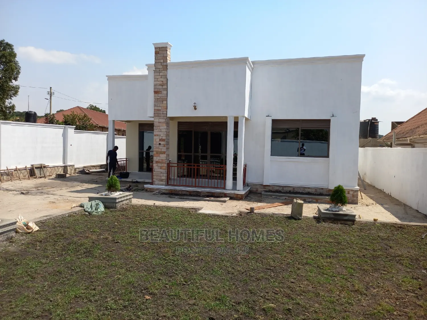 Furnished 4bdrm House in Kira for Sale