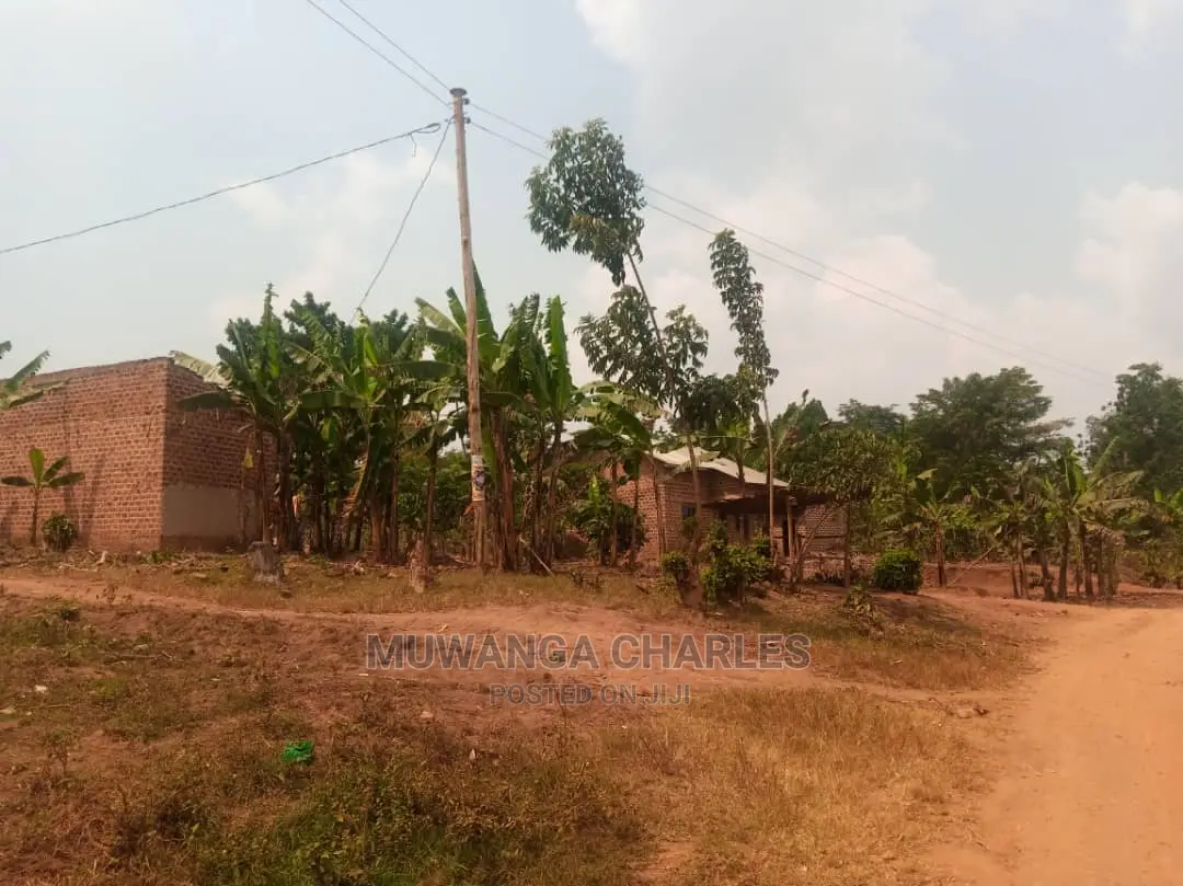 100by50ft Plot of Land for Sale at Bombo