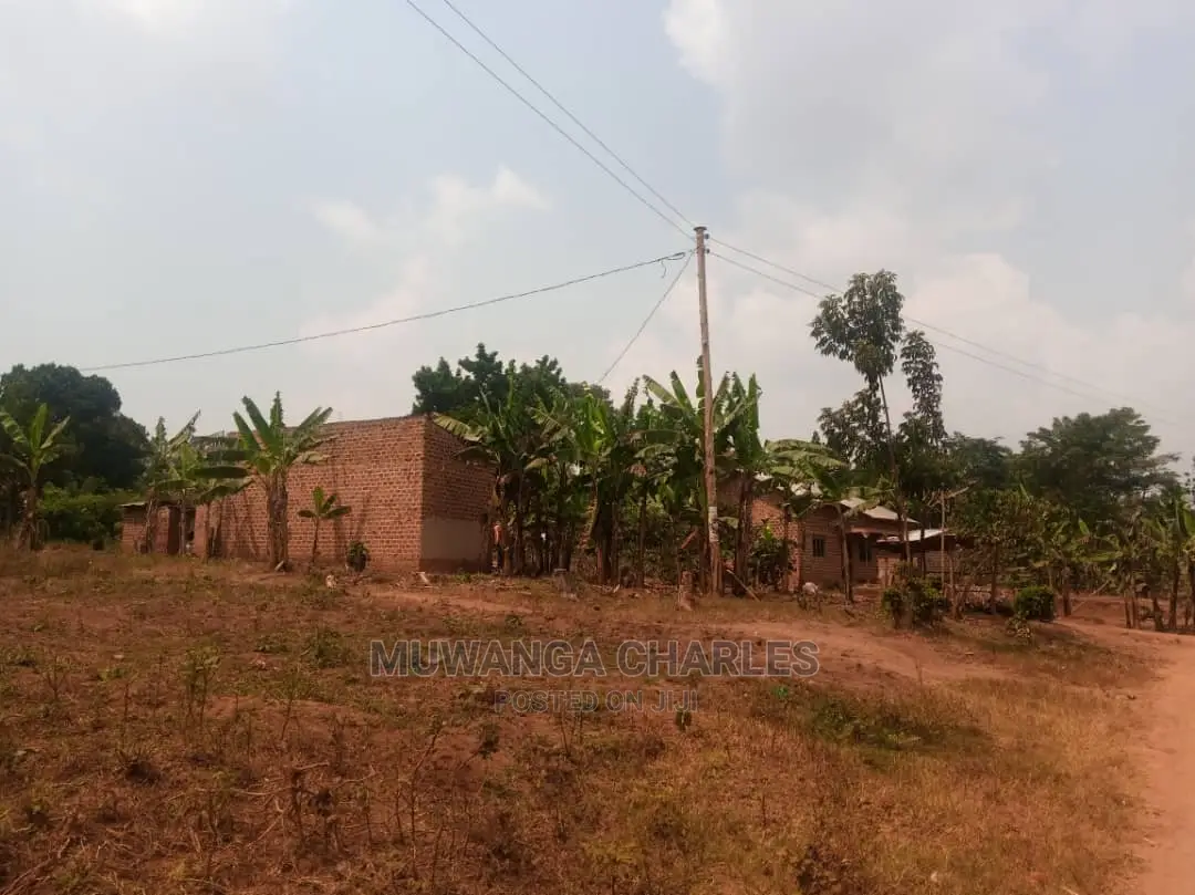 100by50ft Plot of Land for Sale at Bombo