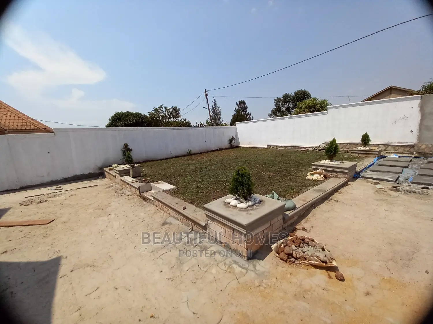 Furnished 4bdrm Bungalow in Kira for Sale